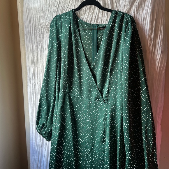 Boohoo Curve Green Satin Faced Long Sleeve White Polka Dot Surplice Plus Size 18 - Picture 5 of 7